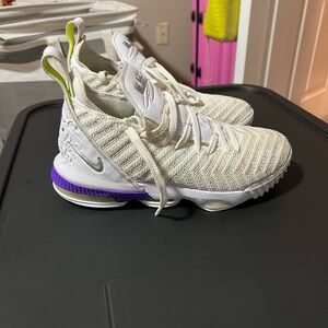 Basketball shoes size 5.5